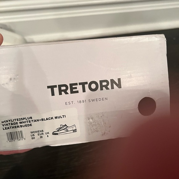 Tretorn white leather and suede sneakers size 8 - Picture 8 of 8